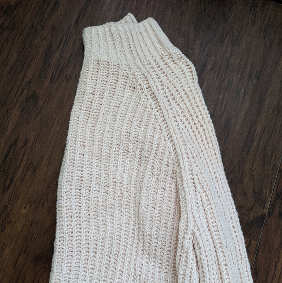 Tilly's cream sweater - Picture 3 of 4